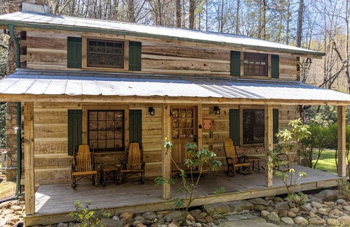 Rocky Grove Cabin | Indian Creek: Secluded, Beautiful Authentic Style Log Cabin in Gatlinburg