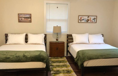 Dahlonega House | Indian Hills Retro Motel Suite E