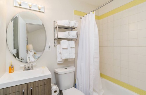Dahlonega House | Indian Hills Retro Motel Suite J