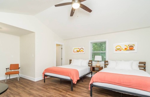 Dahlonega House | Indian Hills Retro Motel Suite K