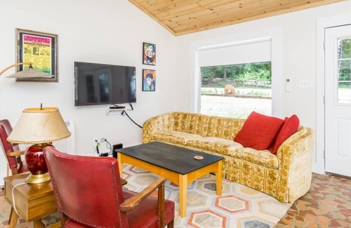 Dahlonega House | Indian Hills Retro Motel - 7 Suite Takeover, sleeps 25