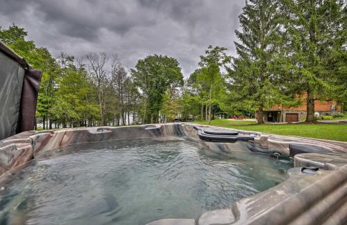 Indian Lake House | Indian Lake Retreat with Wet Bar and Covered Deck