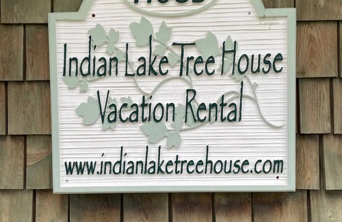 Lakeview Cottage | Indian Lake Treehouse Waterfront Cottagen