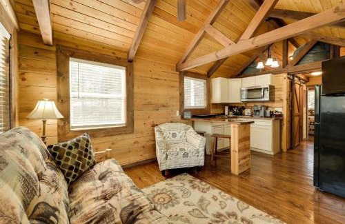 Indian Point House | Indian Point Cabin 19 near SDC, Branson, and Table Rock Lake