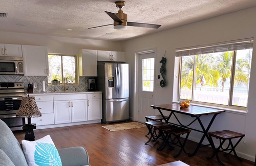 Indian River Estates Apartment | INDIAN RIVER GUEST HOUSE! Beautiful views overlooking the Indian River Lagoon!