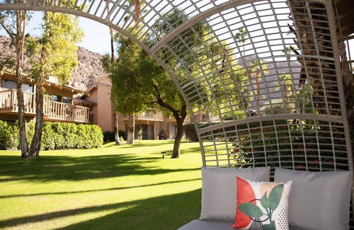 Indian Wells Condo | Indian Wells Sunny Retreat -Newly Remodeled 2BR Condo w/AC, Pool & Scenic Views!