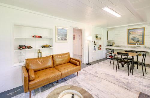 Indianapolis Apartment | Indianapolis Riverfront Retreat with Shared Dock!