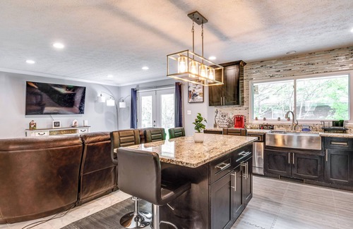 Wayne House | Indianapolis Vacation Rental ~ 8 Mi to Downtown!