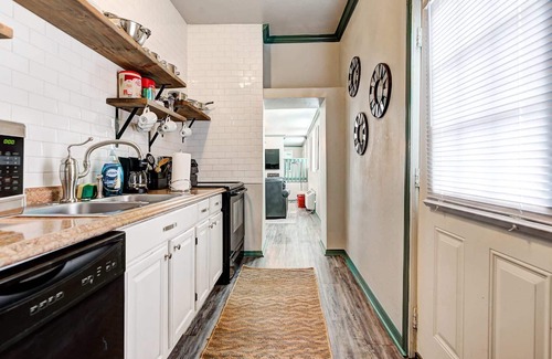 Central Oklahoma City House | Indie Escape-2 in 1- stone’s throw to the Plaza