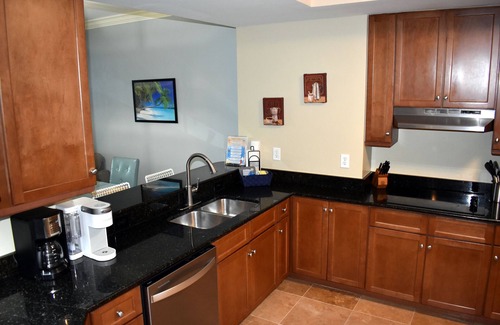 Ono Island Condo | Indigo 504E BeachFront!Bonus Den,BestView&AmenitiesHUGE Pool!Hot Tub,Pickleball!