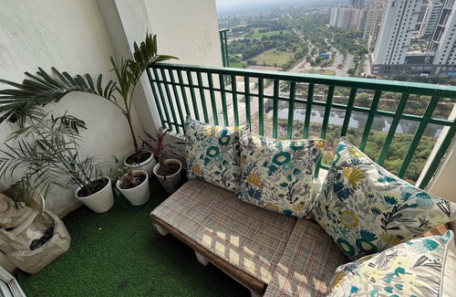 Noida Apartment | Indigo by Grehstay 1BHK Serviced Apartment