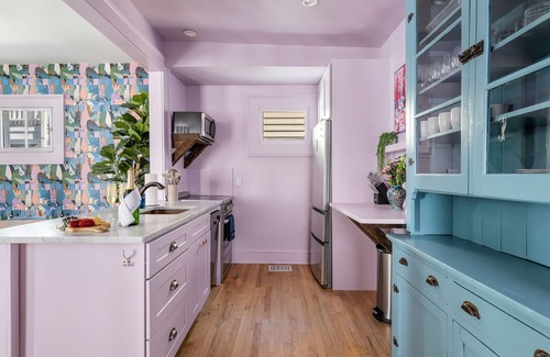 Cannonborough Elliotborough House | Indigo House | 1 Block to King - Brand New Design!