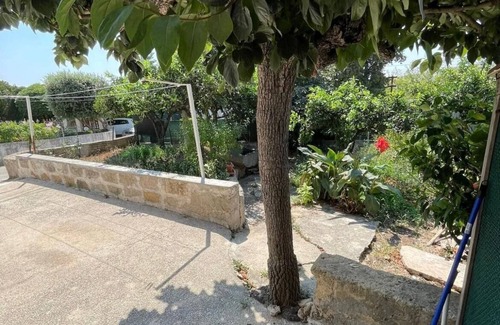 Custonaci Apartment | Indipendent house with garden in a convenient location