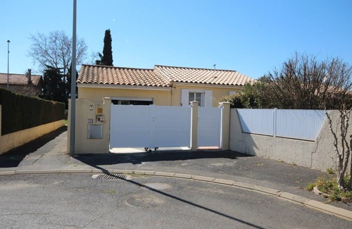 Portiragnes House | Individiuel House with private pool, 3 bedrooms, Wifi, near canal du midi in the village of.