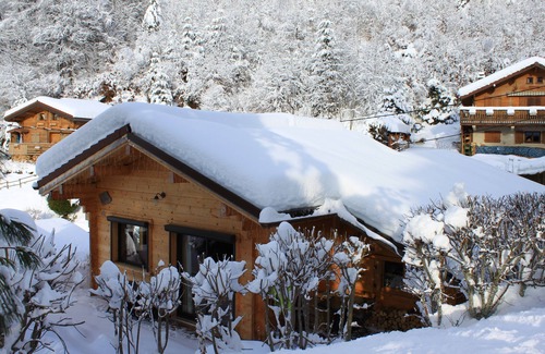 Saint-Jean-de-Sixt Ski Chalet | Individual chalet with swimming pool access in the heart of the Aravis mountains