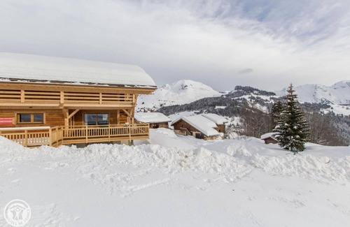 Le Grand-Bornand Ski Chalet | Individual chalet for 15 people