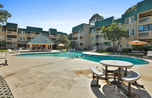 Palmetto Dunes Condo | Indoor/outdoor pool 2 Bed 2 Bath 1st Level short walk to beach sleeps up to 6