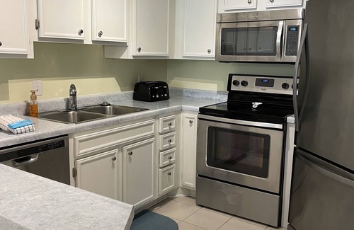 Hilton Head Island Condo | Indoor/Outdoor Pools/Hot Tub, Boogie Boards, Bikes Included in Your Family Vacay