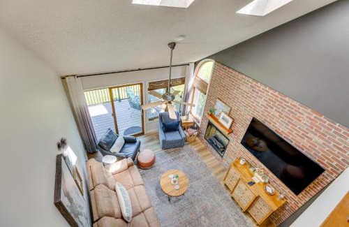 The Galena Territory House | Indoor Pool Access and Deck Galena Family Getaway!