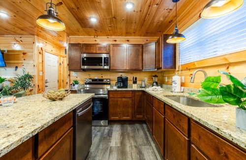 Gatlinburg - Pigeon Forge Cabin | Indoor Pool and Sweeping Views