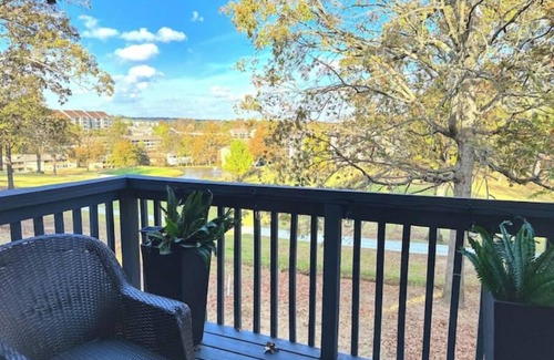 Table Rock Apartment | Indoor Pool/Bunk/2 King/Arcade/Foosball/Hot tub!nn
