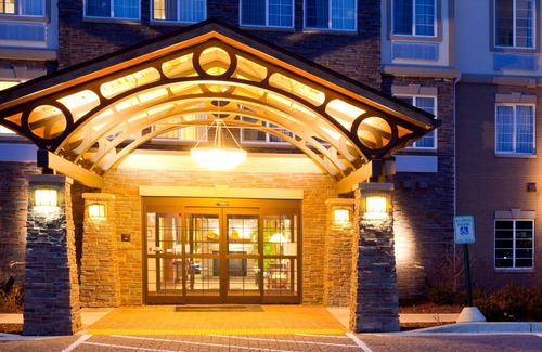Franklin Condo | Indoor Pool + Hot Tub | Close to the Airport!