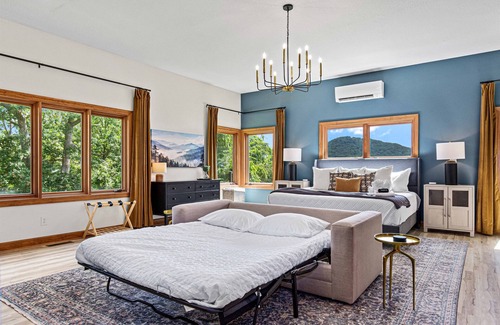 Fairview Cabin | Indoor Swim Pool 142" MovieScreen 5 Acres Sleep 24