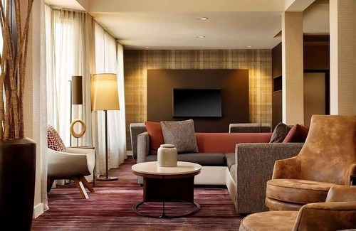Laguna Hills Hotel | Indulge in Home-Like Comfort! 3 Relaxing Units, Near Glenwood Park, Pet-Friendly