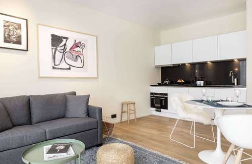 Jewish Quarter House | Indulge in Home-Like Comfort! 2 Stylish Units with Full Kitchen and Balcony