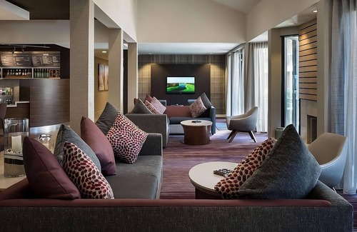 El Segundo Resort | Indulge in Home-Like Comfort! Close to El Segundo Beach, Pets are Allowed