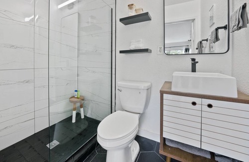 Victoria Park House | Indulge in Luxury and Channel Your Inner Mean Girl w/ the Regina George Suite Un