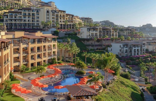 Sunset Beach Resort | Indulge in Paradise: Luxury Beach Resort in Cabo San Lucas