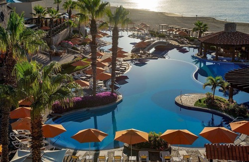 Sunset Beach Resort | Indulge in Paradise: Luxury Beach Resort in Cabo San Lucas
