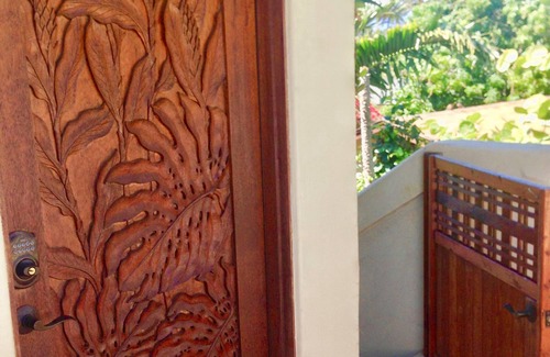 Kihei Cottage | Indulge, just steps to pristine beaches, restaurants & shopping.