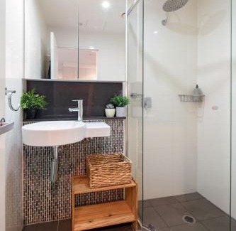Brisbane Central Business District Apartment | Indulgence at Meriton, Spectacular Views, Sleeps 6 Includes Carpark