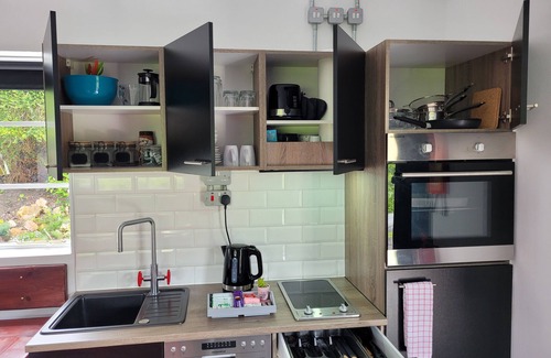 Coalbrookdale House | Industrial | Entire House | Air-Con | Pet-Friendly | Enclosed | Ironbridge Gorge
