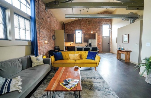 East Lawrence Apartment | Industrial Escape 2bdrm/2bath