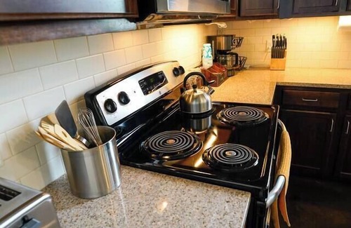 East Lawrence Apartment | Industrial Escape 2bdrm/2bath