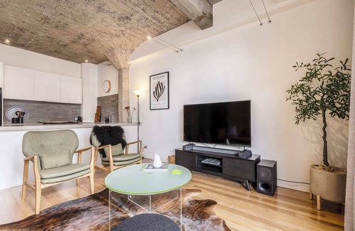 Melbourne Central Business District Condo | Industrial Warehouse in Historic Dovers Building