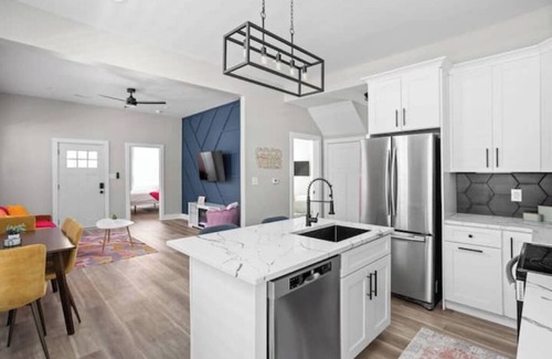 Indianapolis House | Indy Adventure: Hot Tub, Arcade, Grill, Sleeps 8!n