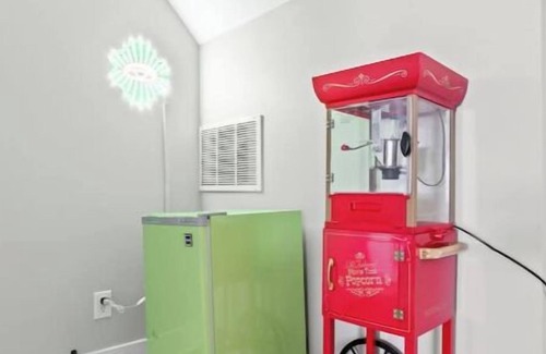 Indianapolis House | Indy Adventure: Hot Tub, Arcade, Grill, Sleeps 8!n