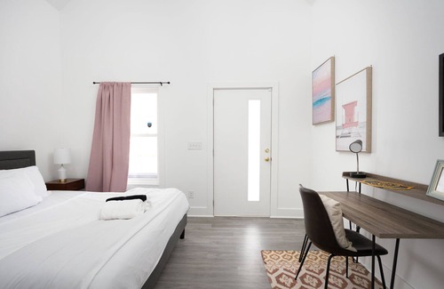 Fountain Square Cottage | Indy Blue Modern 2-Bed Cottage Gem Downtown Bliss