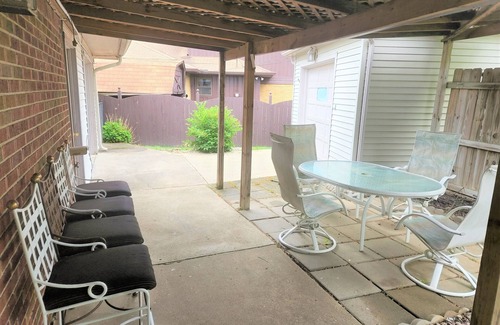 Speedway House | Indy Speedway House: 0.4 mile Walk to IMS, 4 miles to D/T Indy