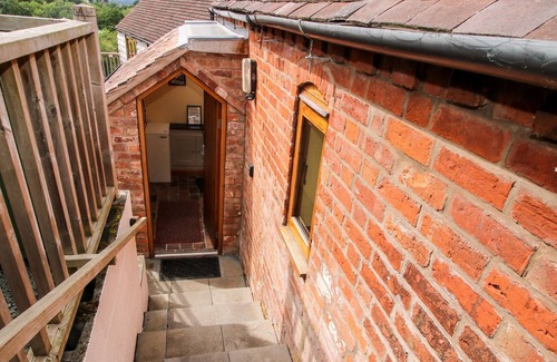 Pontesbury Other | INEFF BARN, family friendly, character holiday cottage in Pontesbury