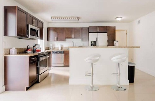 Riverside Park Apartment | Inexpensive Quiet Place near Casino and Beach - C1