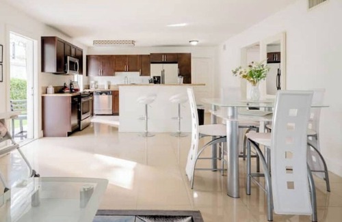 Riverside Park Apartment | Inexpensive Quiet Place near Casino and Beach - C1