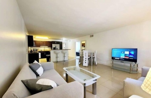 Riverside Park Apartment | Inexpensive Quiet Place near Casino and Beach - C1