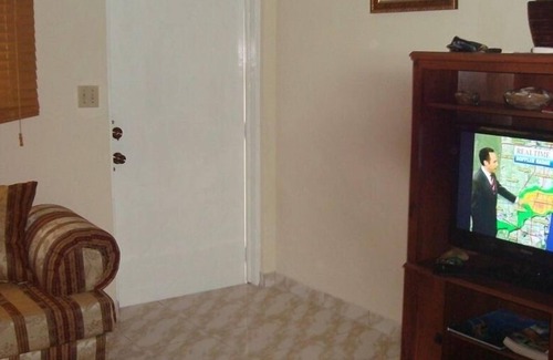 Nassau Apartment | Inexpensive Villa: 5 Mins to Beach & Fish Fry! GREAT WINTER RATES