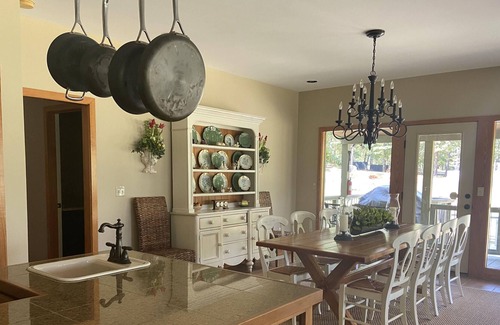Drasco Ski Chalet | Infamous beauty at Stone Pebble Place!