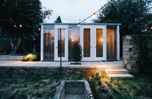 Santiago de Compostela Historic Centre Apartment | Inferniño Apartments. The shed